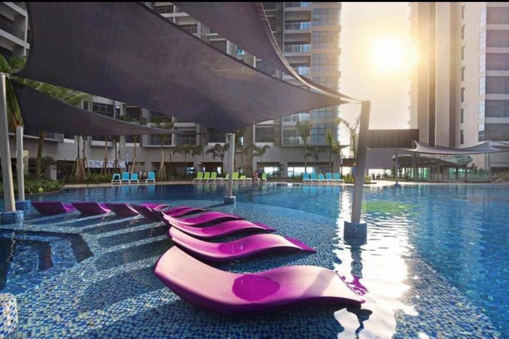 Instay Atlantis - The Orange Malacca Exteriör bild