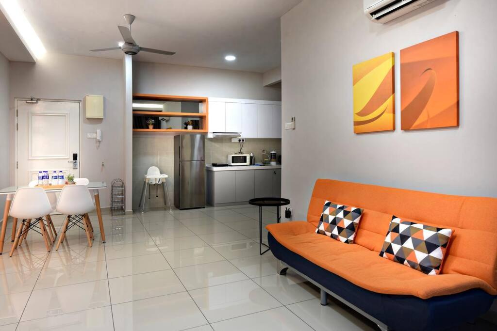 Instay Atlantis - The Orange Malacca Exteriör bild