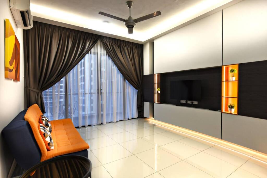 Instay Atlantis - The Orange Malacca Exteriör bild